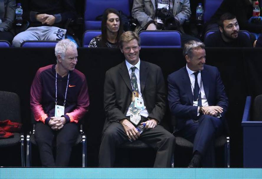 A seguire la partita anche il coach di Raonic, John McEnroe, lo storico compagno di doppio, Peter Fleming, e il presidente dell’Atp, Chris Kermode 